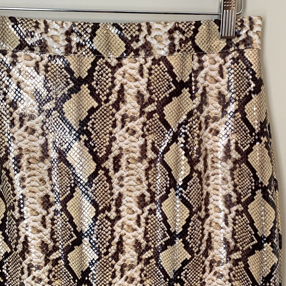 Guess by Marciano size 6 crocodile skirt - Picture 5 of 14